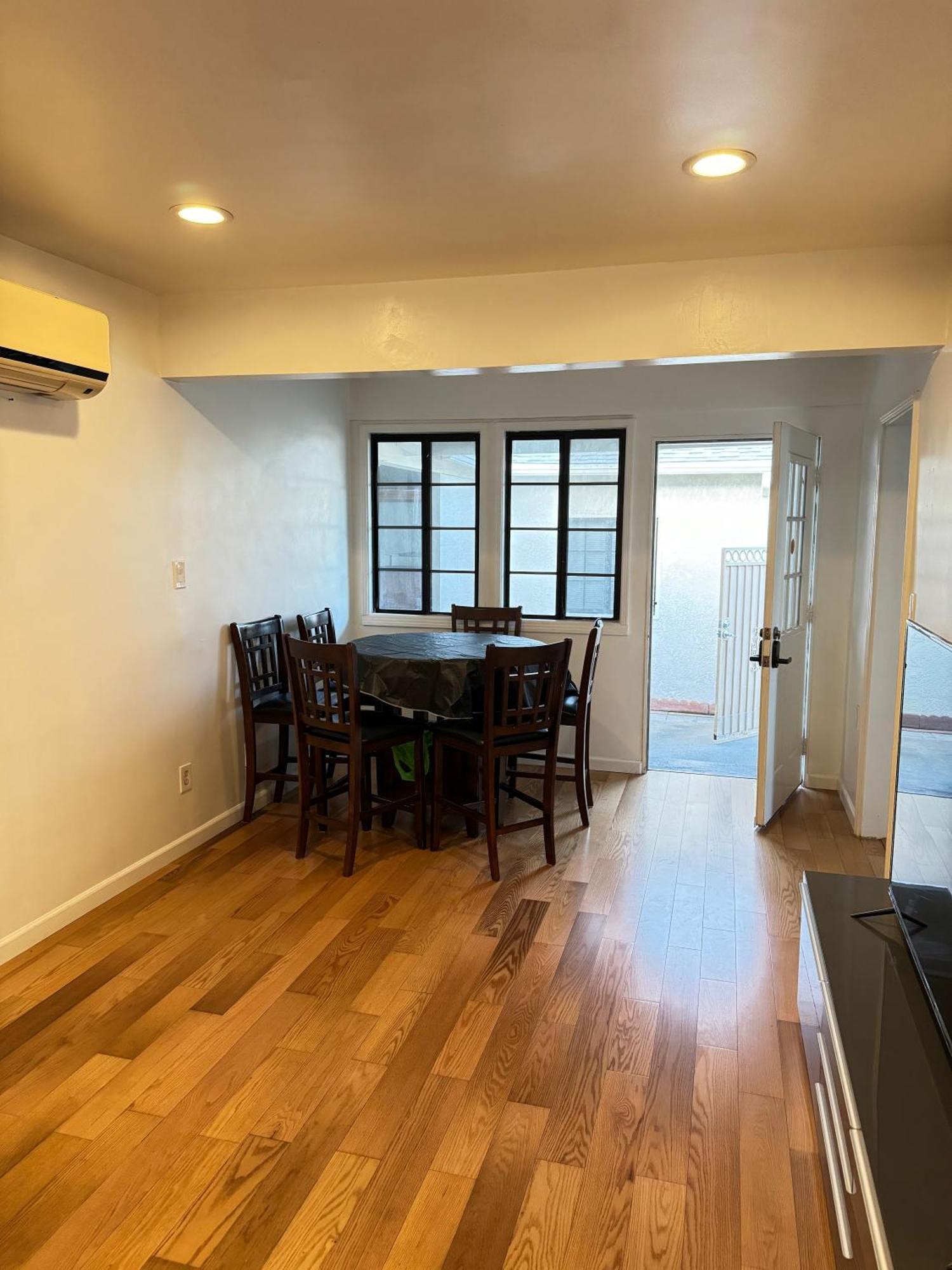 Cozy Home In Prime Location Monterey Park Exterior photo